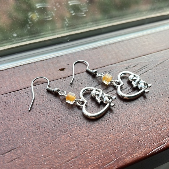 Eras tour inspired earrings - Picture 2 of 6